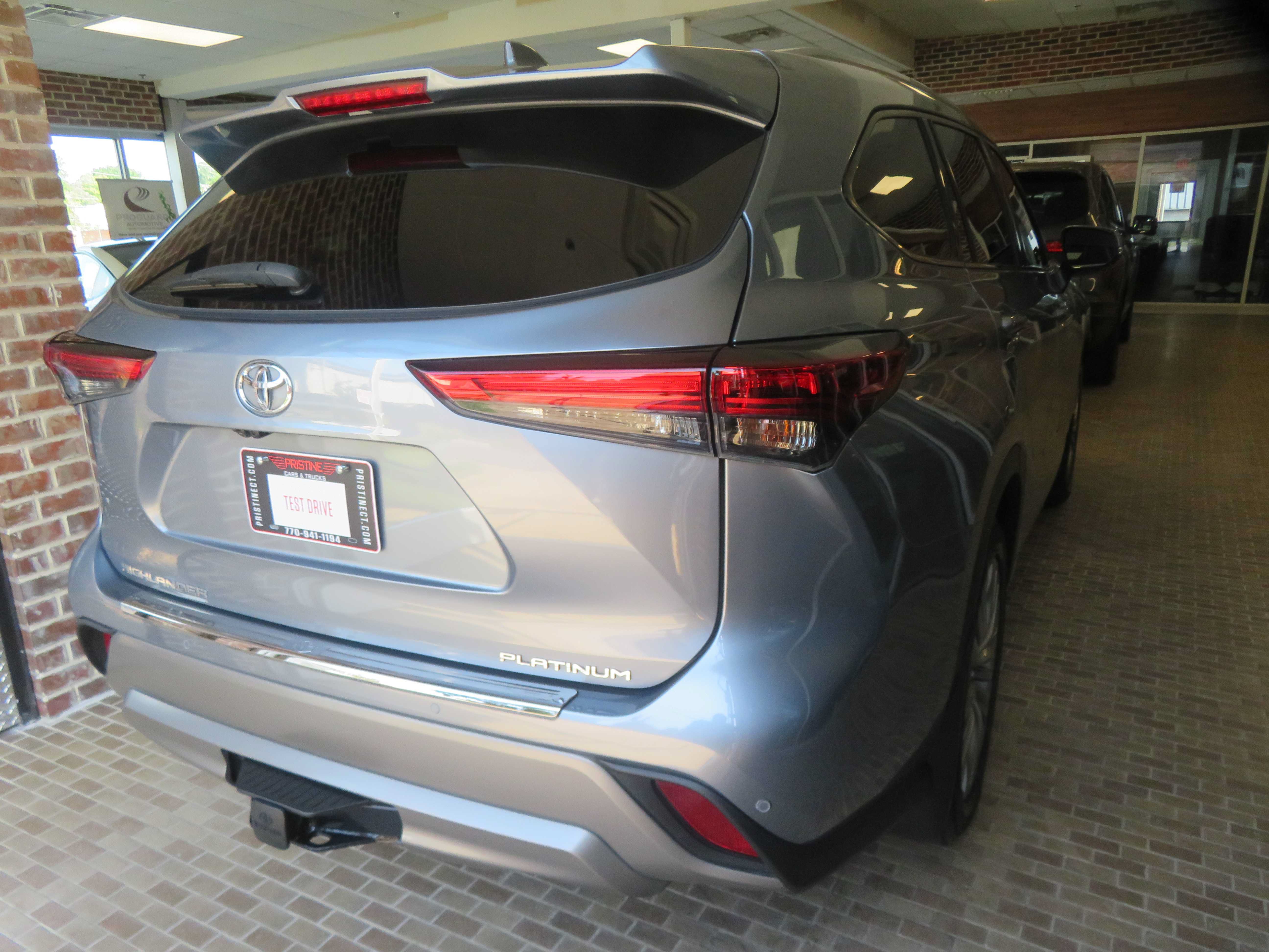 Used 2021 Toyota Highlander Platinum FWD image 80