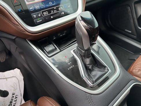 Used 2020 Subaru Outback Touring w/ Popular Package #2 AWD/4WD image 16