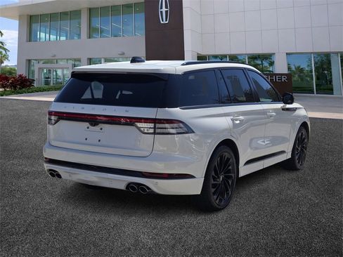 Used 2025 Lincoln Aviator Reserve w/ Luxury Package image 7