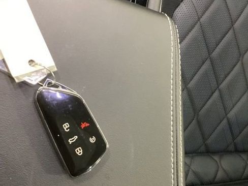 Used 2024 Volkswagen Atlas Cross Sport SEL Premium R-Line image 24