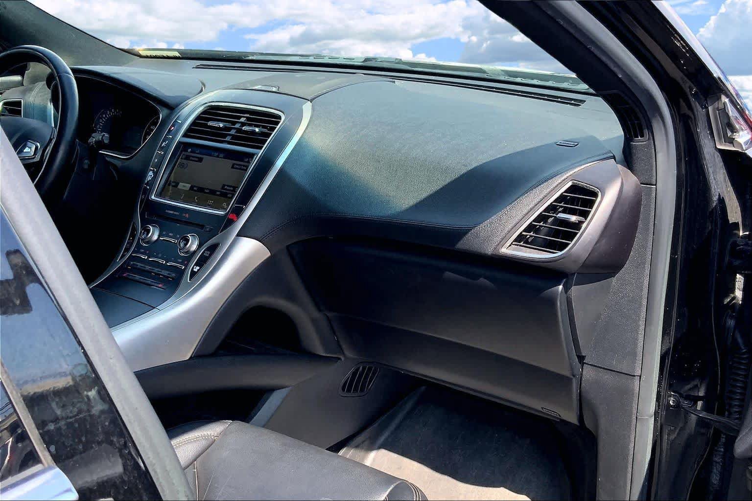 Used 2017 Lincoln MKX Premiere AWD/4WD image 23