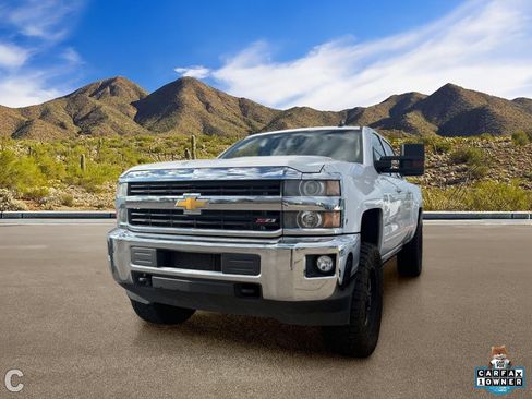 Used 2016 Chevrolet Silverado 2500 LT w/ LT Convenience Package AWD/4WD image 2