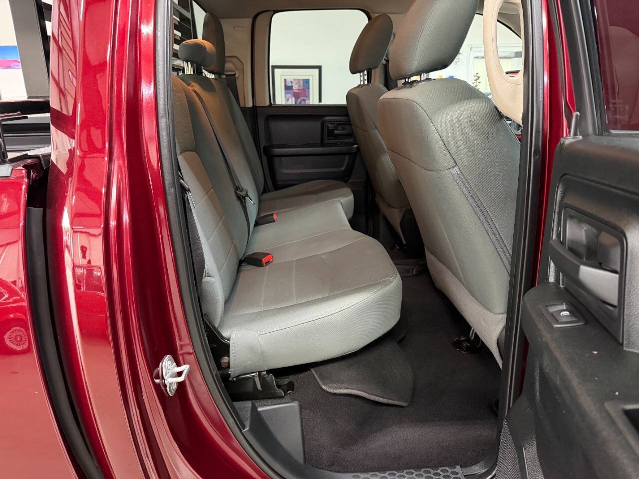 Used 2018 RAM 1500 Express w/ Express Value Package AWD/4WD image 15