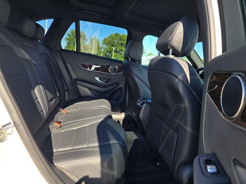 Used 2020 Mercedes-Benz GLC 300 4MATIC image 24