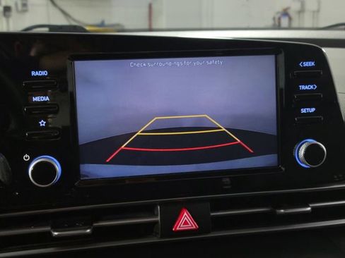 Used 2021 Hyundai Elantra SEL w/ Convenience Package FWD image 19