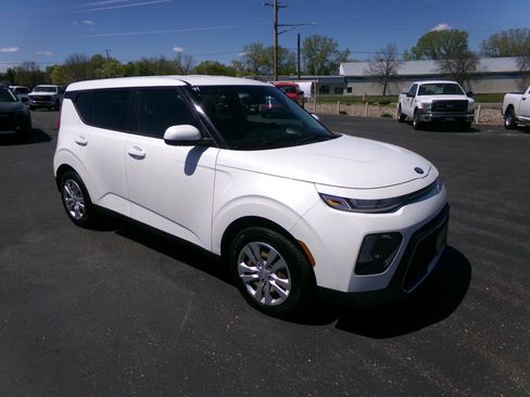 Used 2021 Kia Soul LX FWD image 1