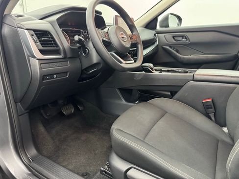Used 2024 Nissan Rogue S image 14