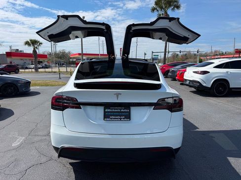 Used 2022 Tesla Model X image 6