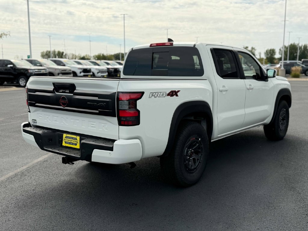 Used 2026 Nissan Frontier PRO-4X AWD/4WD image 7