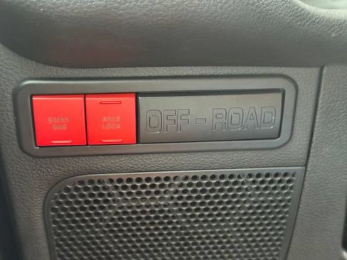 Used 2018 Jeep Wrangler Unlimited Rubicon AWD/4WD image 23