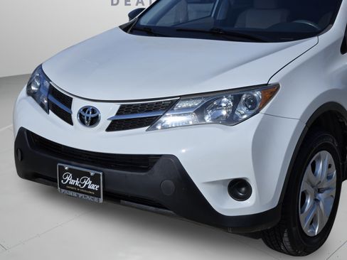 Used 2013 Toyota RAV4 LE FWD image 31
