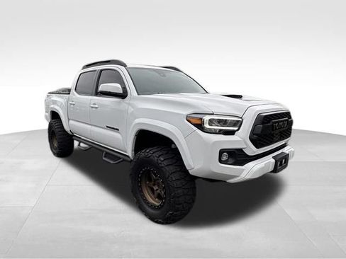 Used 2023 Toyota Tacoma TRD Sport AWD/4WD image 10