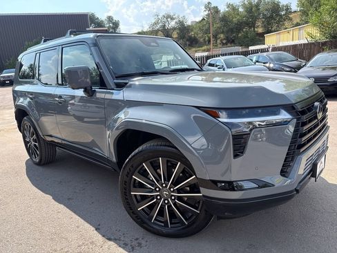 Used 2026 Lexus GX 550 w/ Accessory Package (2T) AWD/4WD image 1