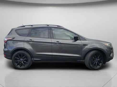 Used 2018 Ford Escape SE w/ SE Sport Appearance Package AWD/4WD image 24