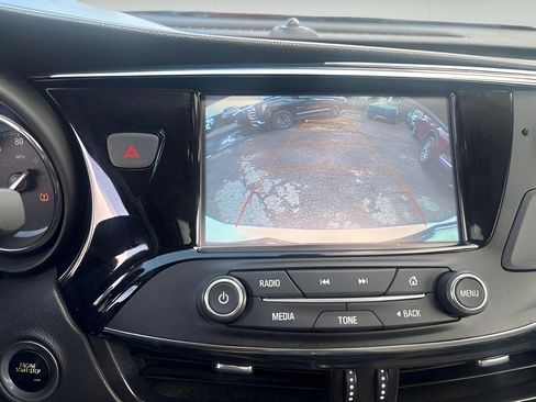 Used 2017 Buick Envision Essence FWD image 28