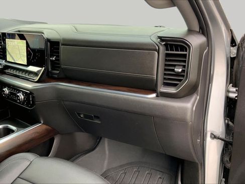 Used 2024 GMC Sierra 1500 SLT AWD/4WD image 19