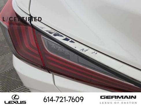 Certified 2025 Lexus ES 350 w/ Premium Package image 15