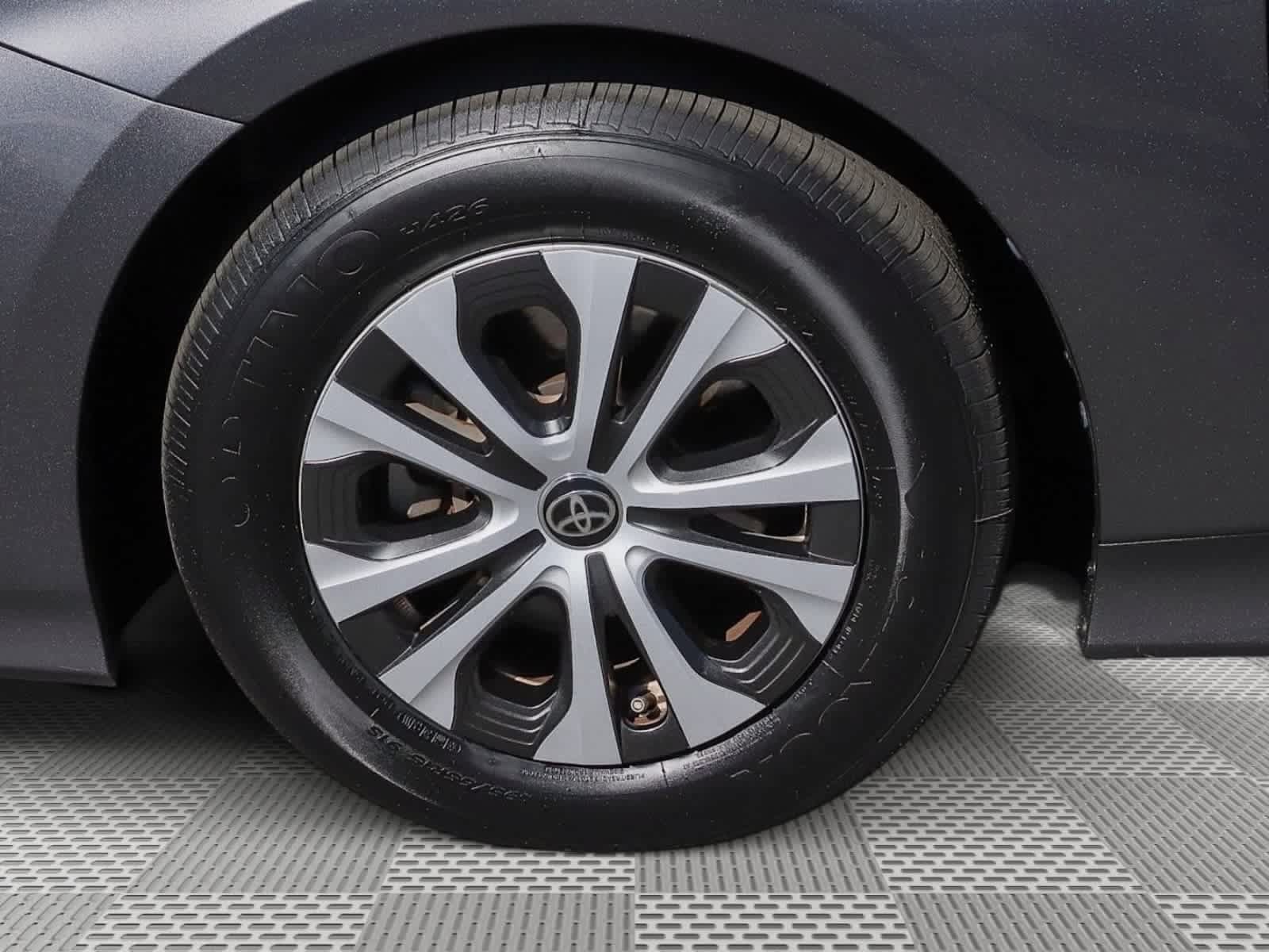 Used 2022 Toyota Prius Prime XLE FWD image 14
