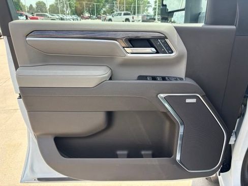 Certified 2025 Chevrolet Silverado 2500 LTZ w/ LTZ Convenience Package AWD/4WD image 17