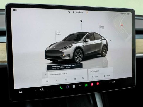 Used 2024 Tesla Model Y 2WD image 27