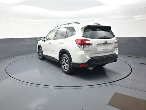Used 2019 Subaru Forester Premium w/ All-Weather Package AWD/4WD image 5