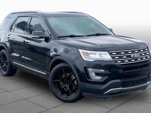 Used 2017 Ford Explorer Limited FWD image 3