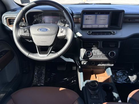 Used 2022 Ford Maverick Lariat image 2