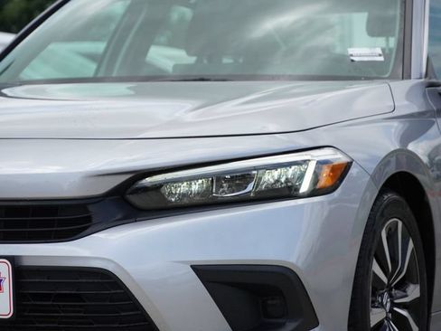 Used 2022 Honda Civic EX image 4