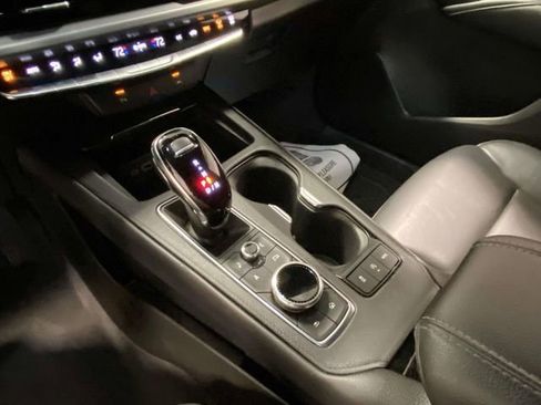 Used 2024 Cadillac XT4 Premium Luxury image 17