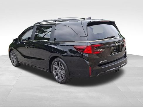 Used 2026 Honda Odyssey Touring image 4