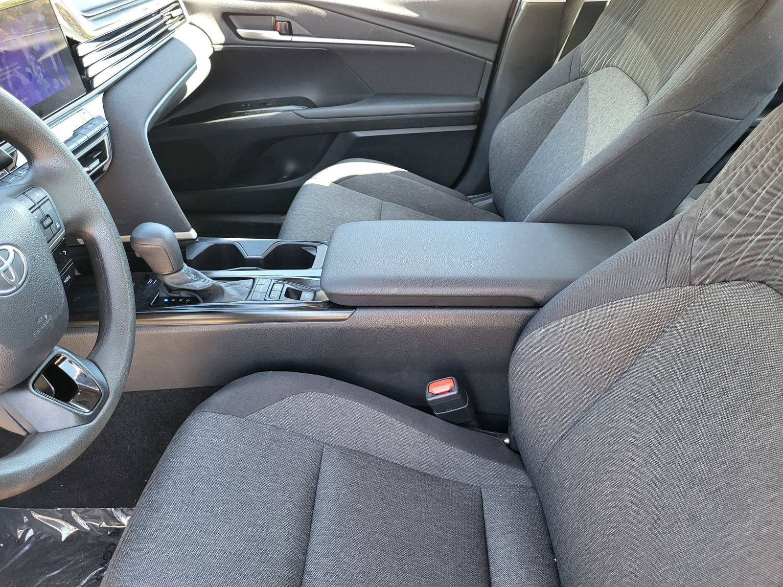 Used 2025 Toyota Camry LE FWD image 28