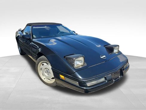 Used 1990 Chevrolet Corvette Convertible RWD image 3