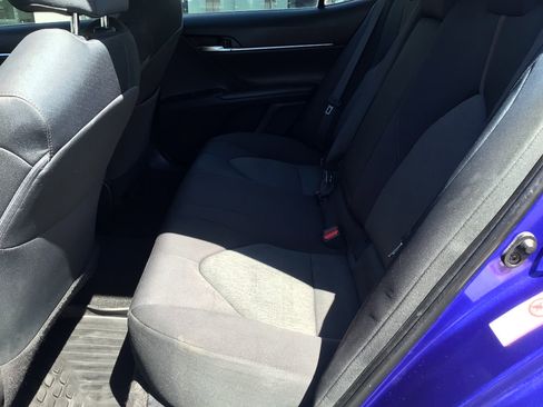 Used 2018 Toyota Camry LE FWD image 15
