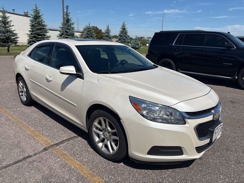 Used 2014 Chevrolet Malibu LT FWD image 4