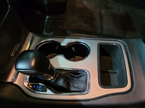 Used 2018 Jeep Grand Cherokee Altitude image 41