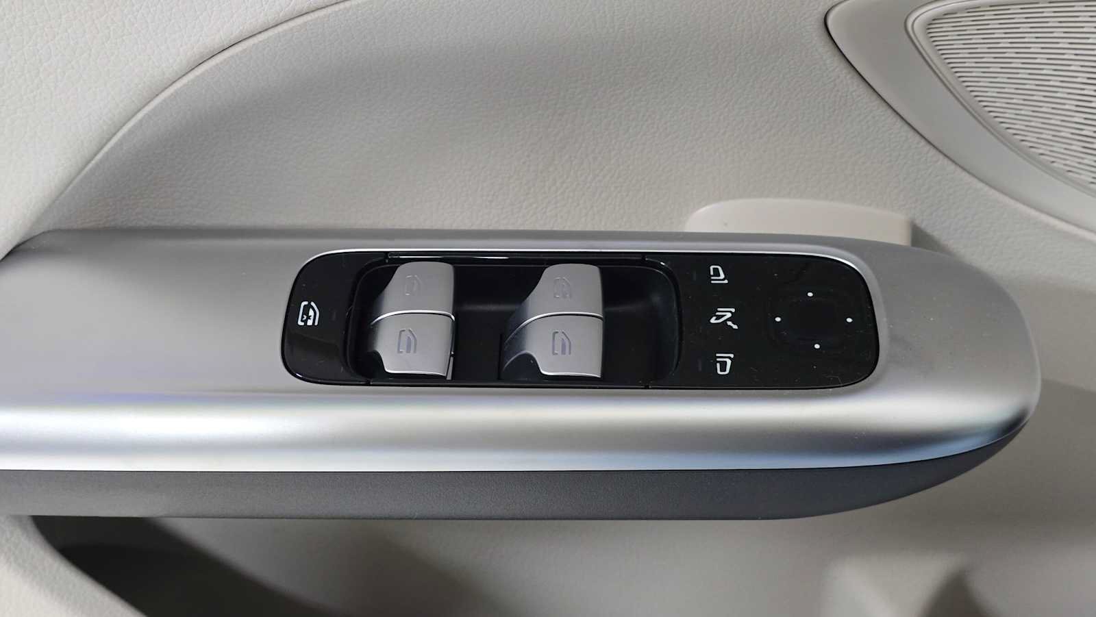 Used 2026 Mercedes-Benz C 300 4MATIC Sedan image 24