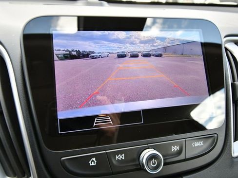 Used 2025 Chevrolet Malibu LT FWD image 25