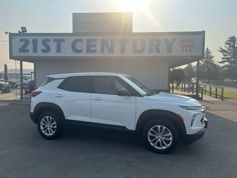 Used 2024 Chevrolet TrailBlazer LS w/ LS Convenience Package AWD/4WD image 1