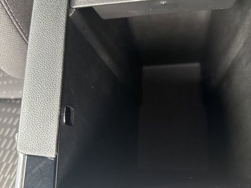 Used 2025 Chevrolet Equinox LT image 34