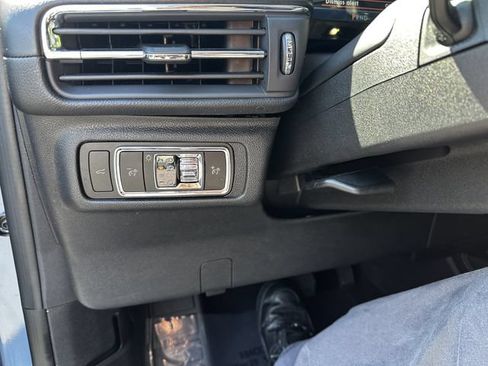 Certified 2023 Lincoln Corsair AWD image 30