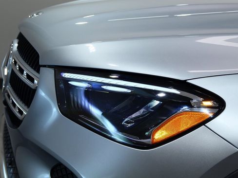 Used 2025 Mercedes-Benz GLE 350 4MATIC image 16