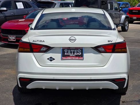 Used 2024 Nissan Altima 2.5 SV FWD image 6