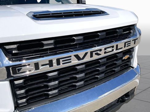 Used 2023 Chevrolet Silverado 2500 LT AWD/4WD image 29