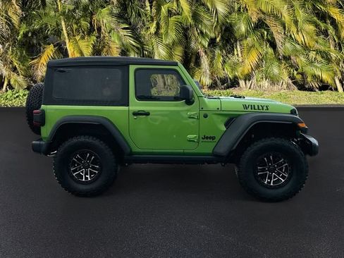 Used 2025 Jeep Wrangler Sport AWD/4WD image 4