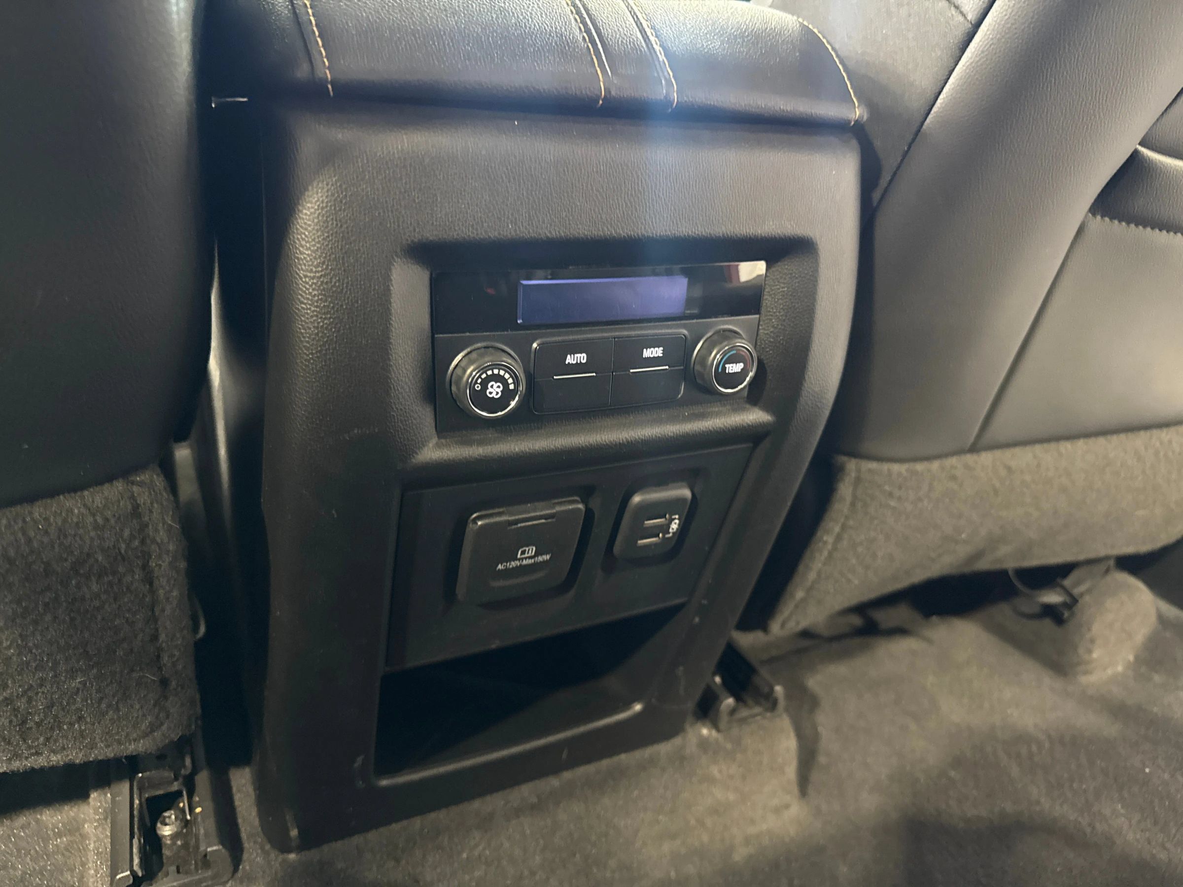 Used 2019 Chevrolet Traverse LT w/ LT Premium Package FWD image 16