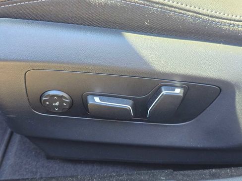 Used 2025 BMW i5 xDrive40 w/ Premium Package image 23