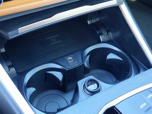 Used 2025 BMW i4 eDrive40 w/ Premium Package image 33