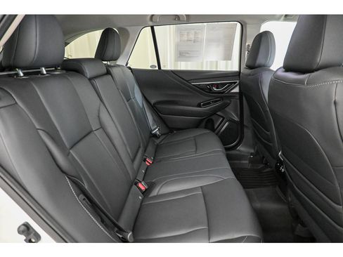 Used 2023 Subaru Outback Touring AWD/4WD image 19