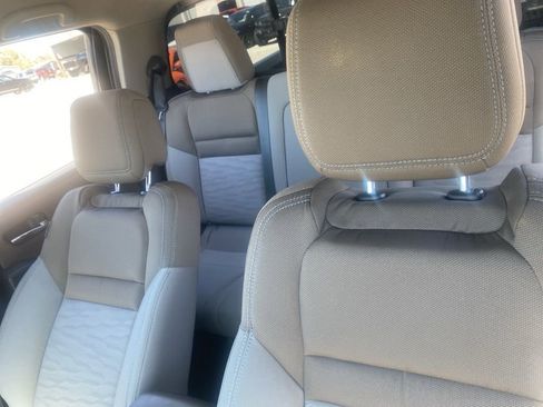 Used 2022 Nissan Frontier SV w/ Technology Package image 13