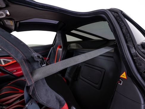Used 2019 McLaren 720S Performance RWD image 23